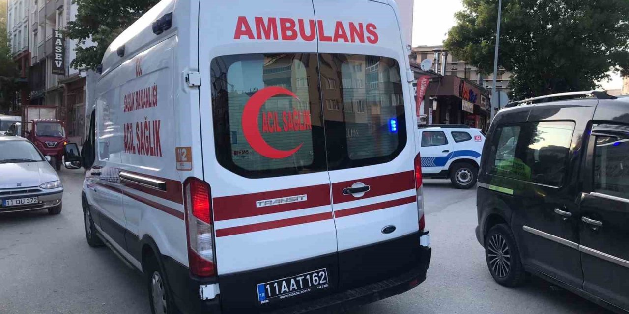 2 araç çarpıştı!