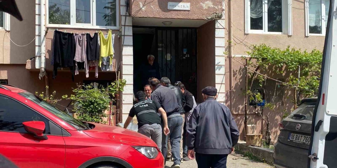 Evinde Ölü Bulundu