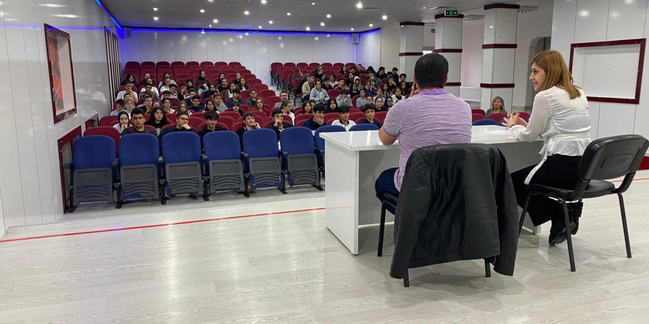 Öğrencilere Aile İçi İletişim Semineri