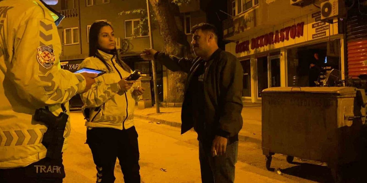 Polisin Alkollü Sürücüyle İmtihanı Kameraya Yansıdı