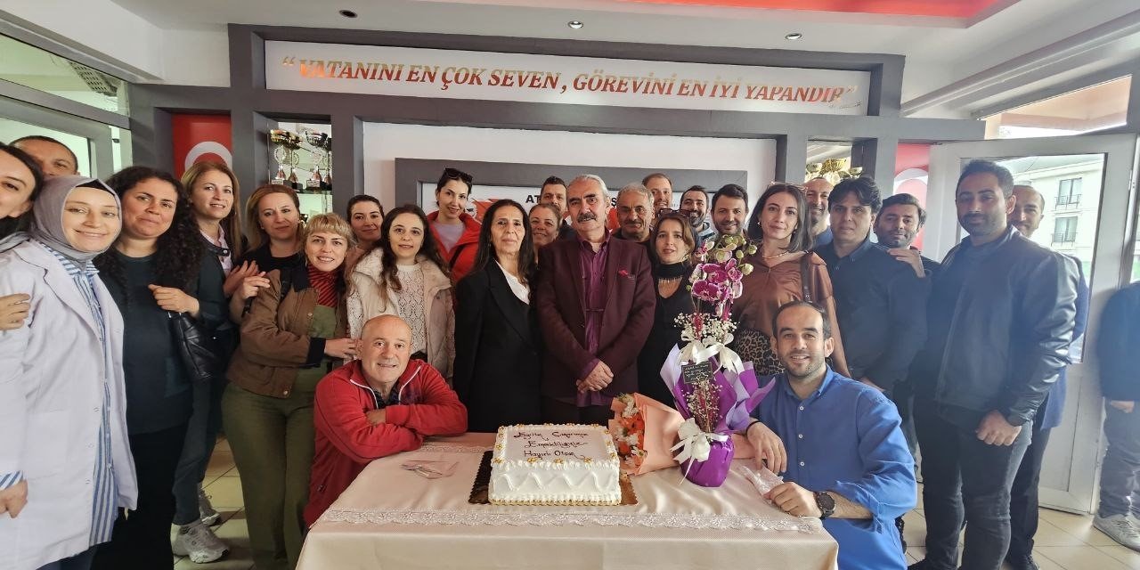 43 Yıllık Eğitimci Emekliliğe Böyle Uğurlandı
