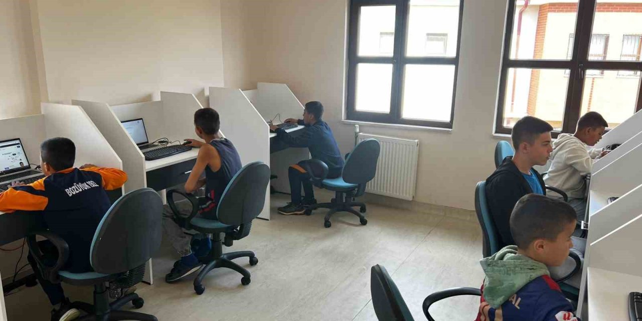 Bozüyük Çocuk Evleri Sitesi’nde ’bilgisayar Sınıfı’ Kazandırıldı