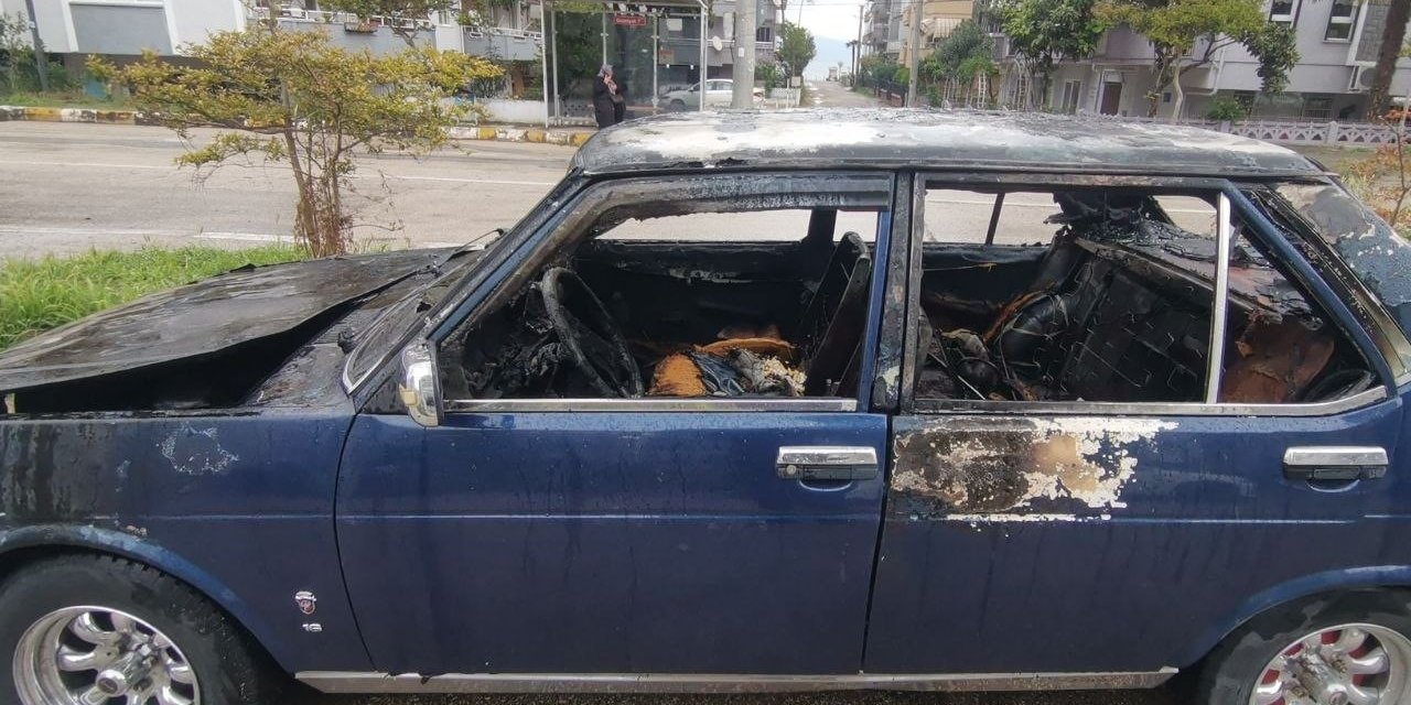 Seyir Halindeki Otomobil Alev Aldı