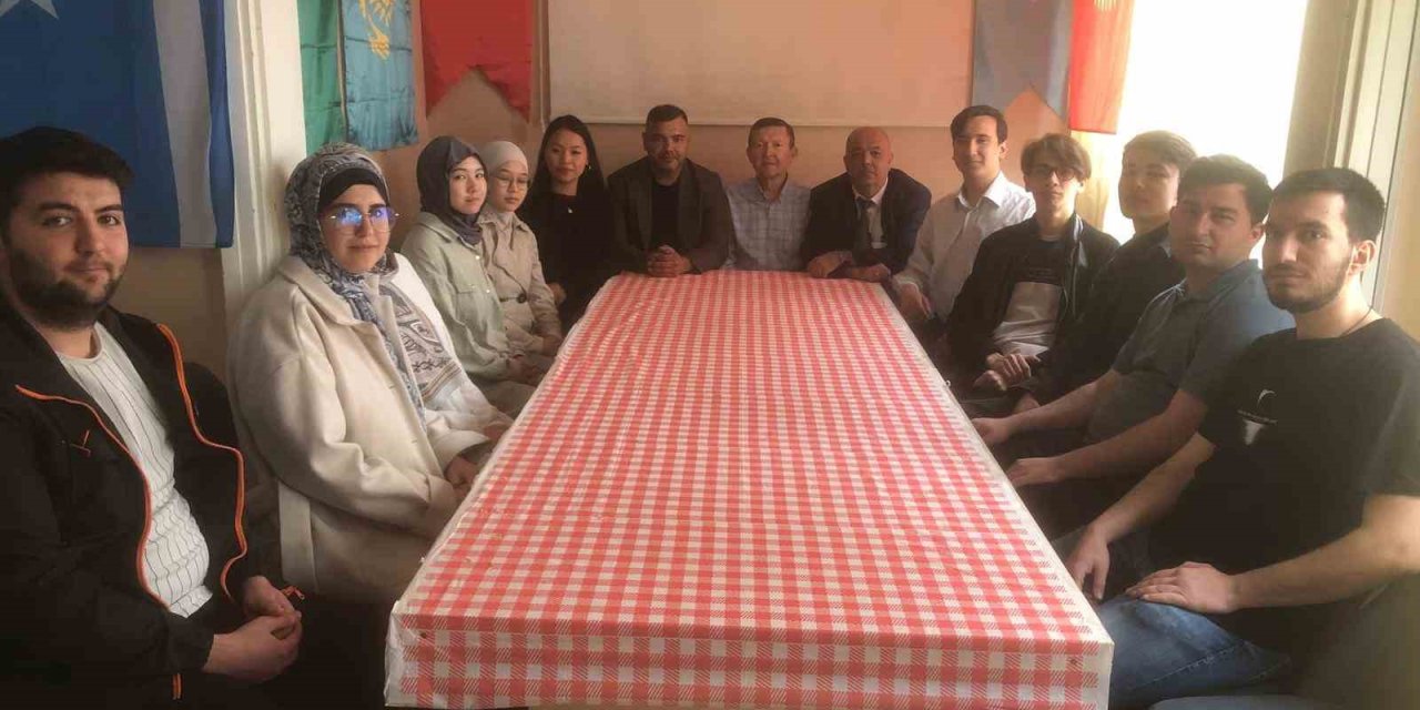 Öğrenciler ‘Türkçülük Günü’nde Bir Araya Geldi