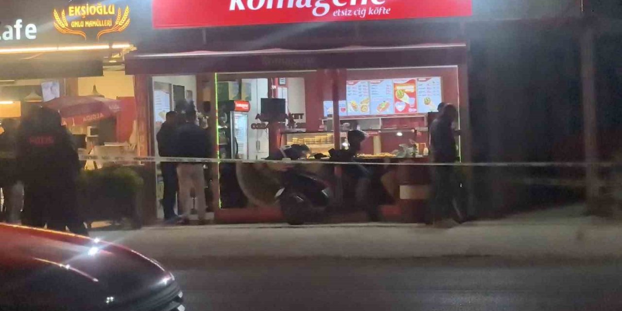 Motosikletli Saldırgan Çiğ Köfteciye Ateş Açtı