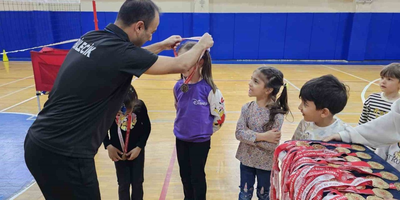 Bilecik Anaokulu Minikleri Voleybol İle Tanıştı