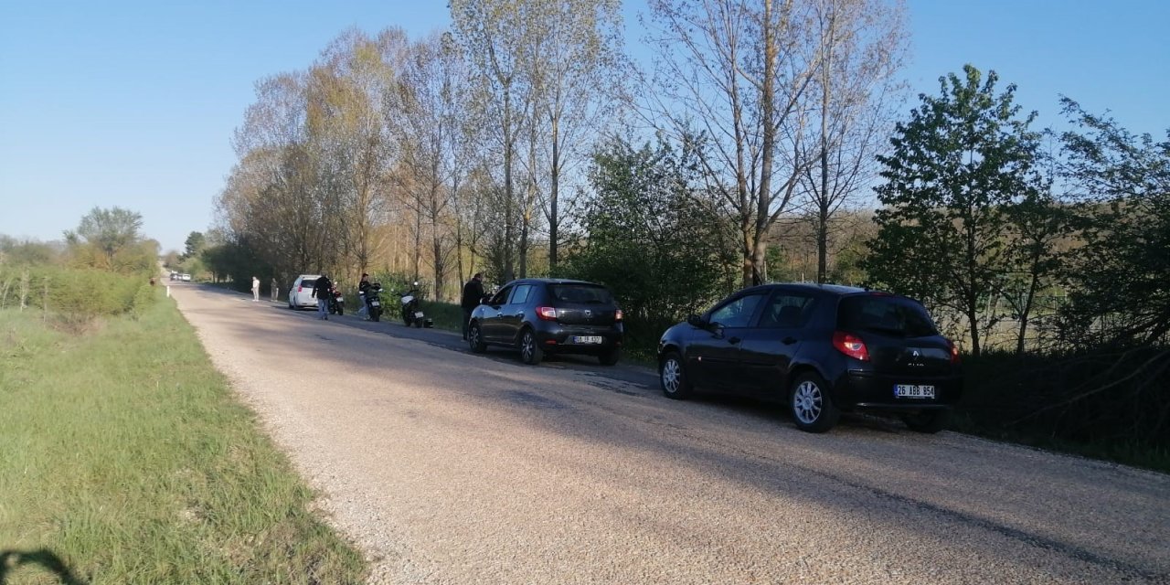 Motosiklet ile otomobil çarpıştı