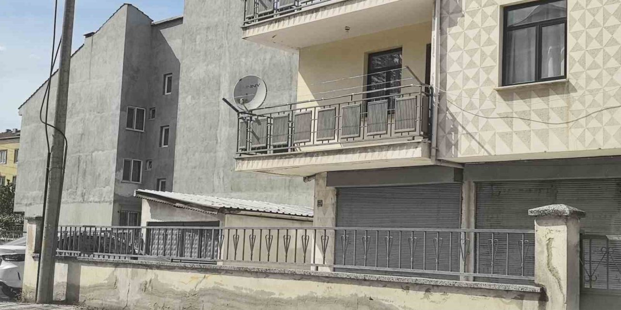Balkondan Düşen Çocuk Yaralandı