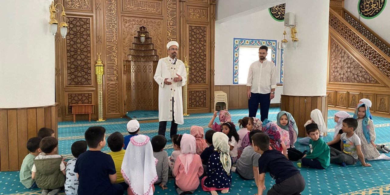 Minik Öğrencilerden Cami Ziyareti