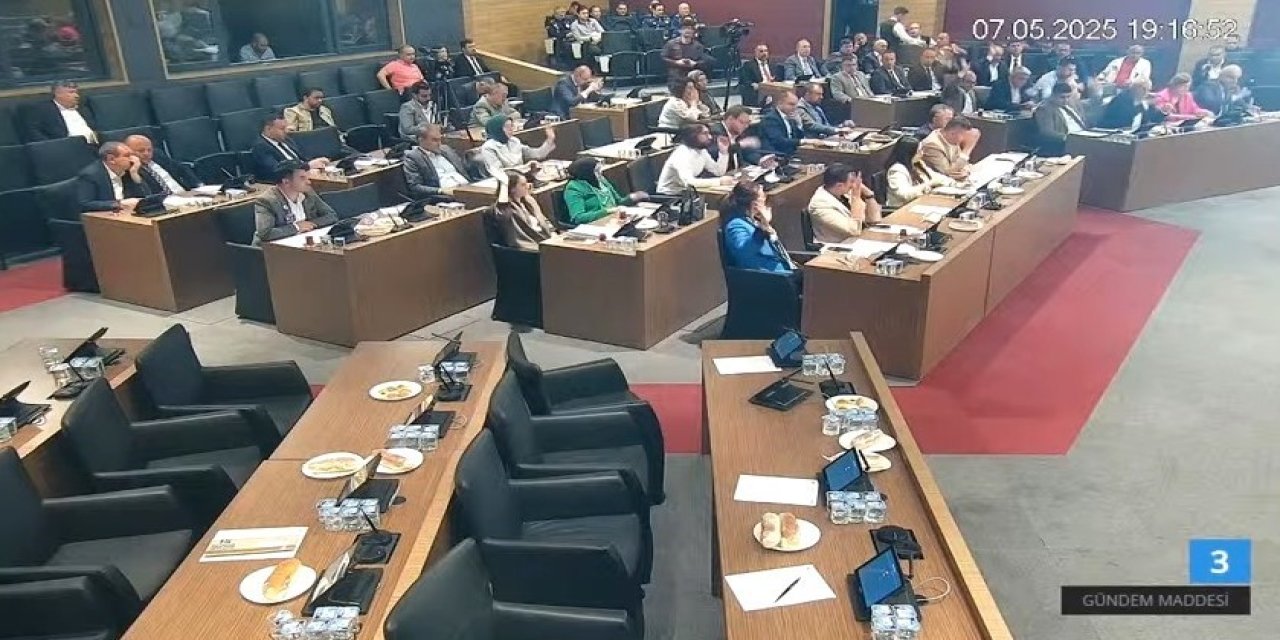 Belediye Meclisi’nde Mhp’li Üyeler Toplantıyı Terk Etti
