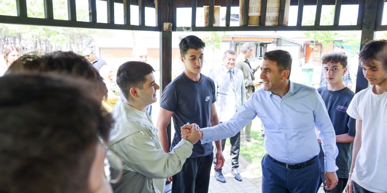 Vali Aygöl, YKS’ye Hazırlanan Öğrencilerle Bir Araya Geldi