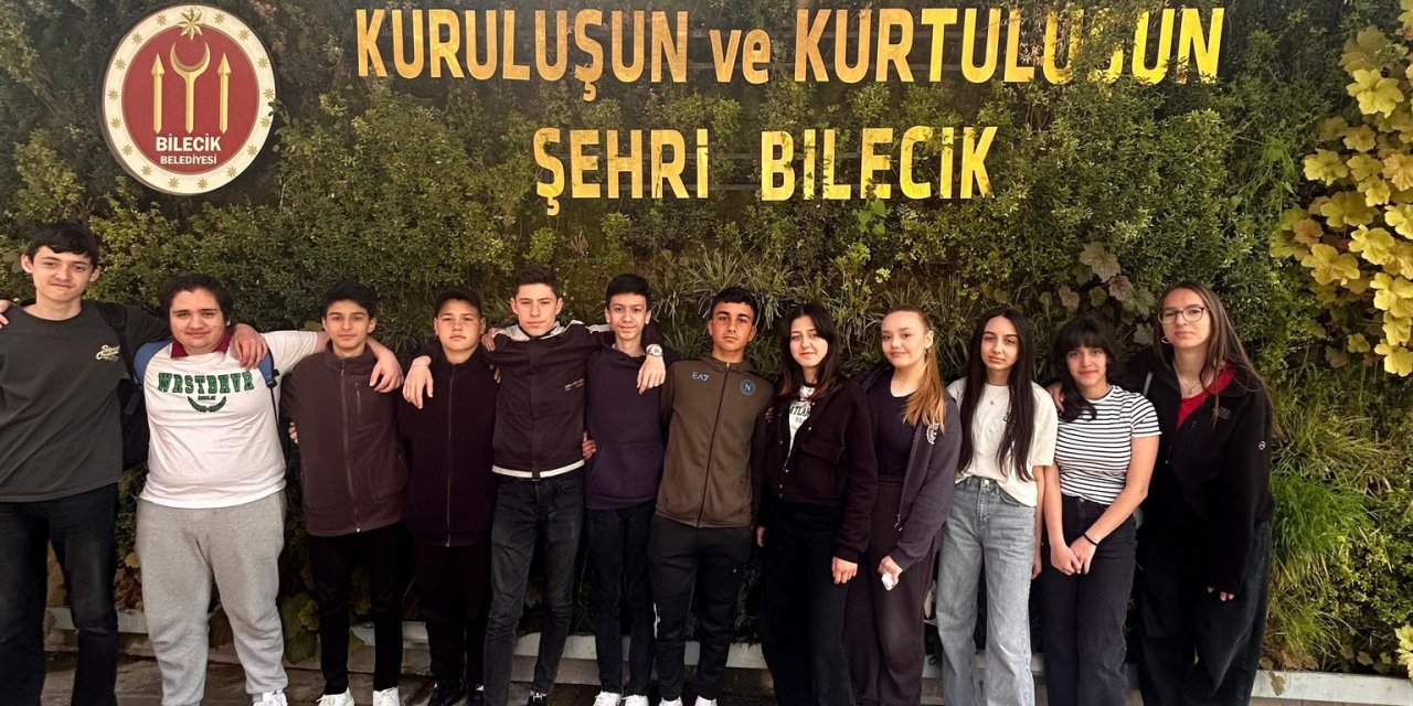 Öğrenciler Bilecik'in Tarihi Yerlerini Gezdi