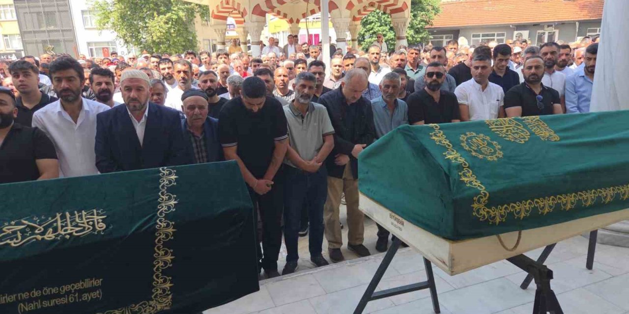 Büyük Acı...Yan Yana 3 Cenaze