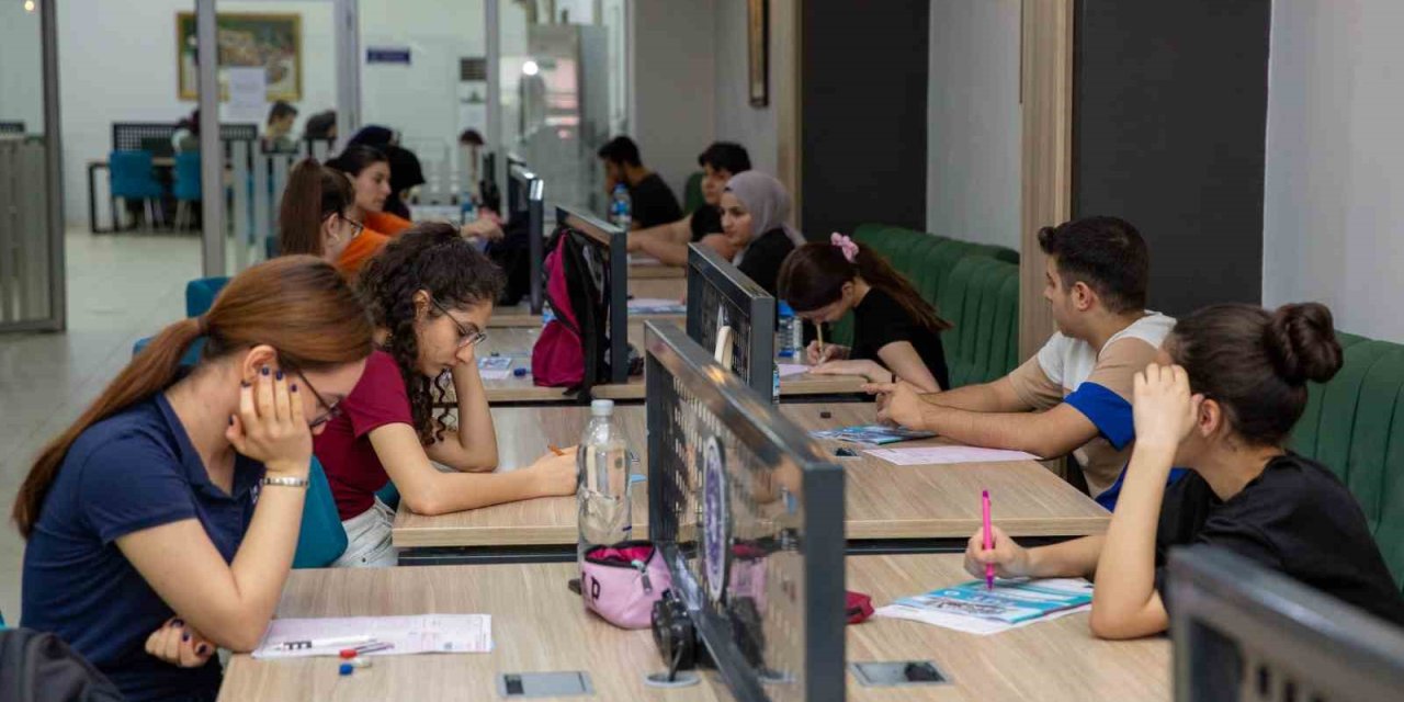 Üniversite Adaylarına Sınav Provası