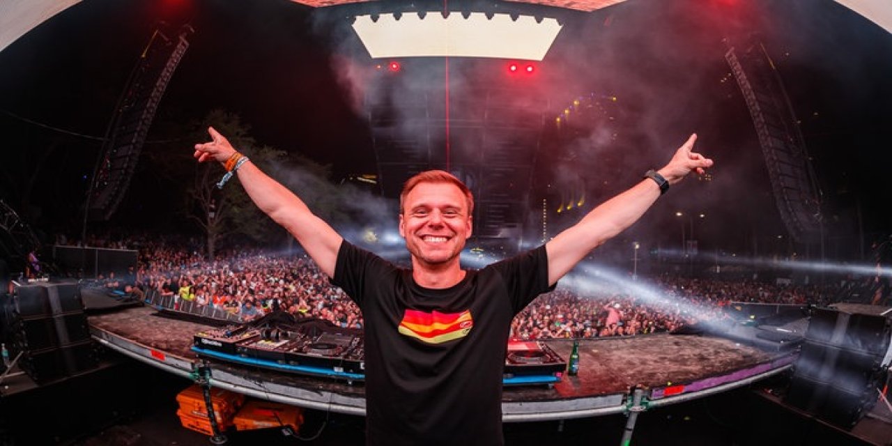 Armin van Buuren’in en son sahne projesi: The Orb World Tour