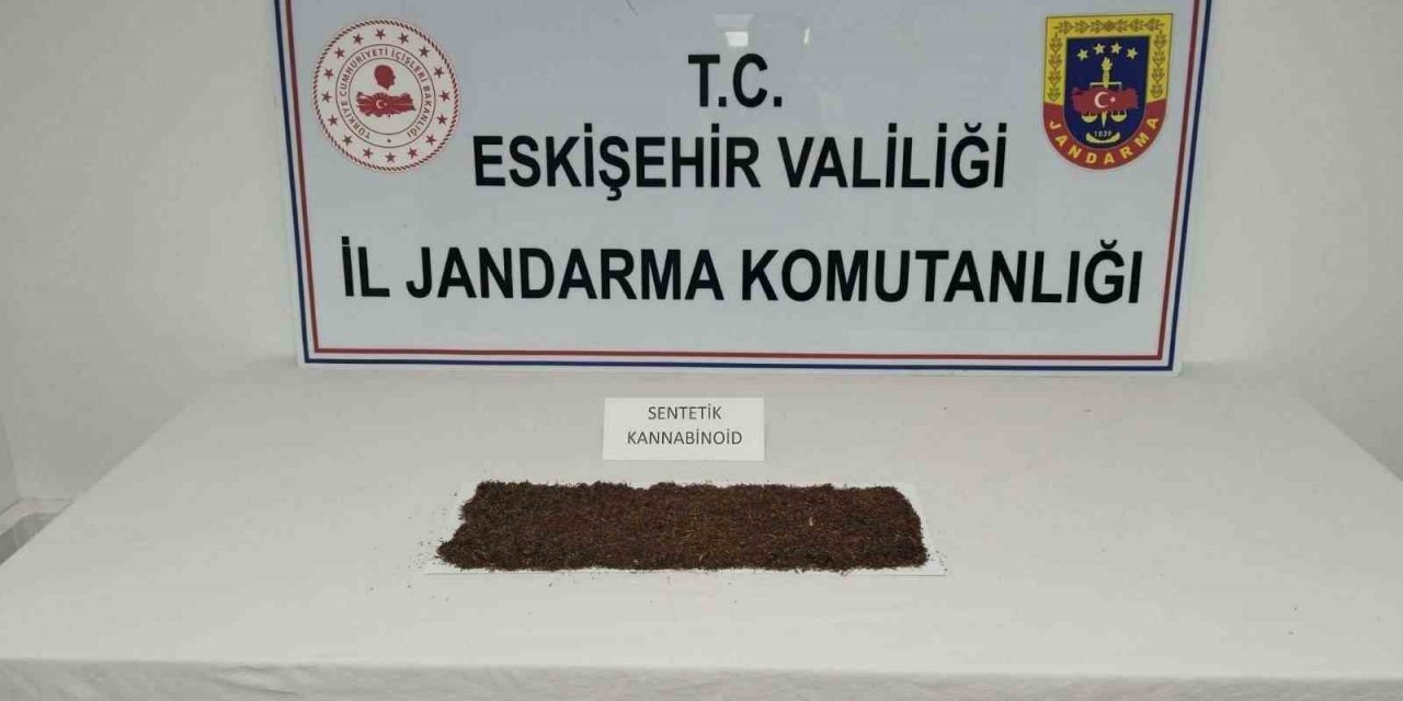 Uyuşturucu Ticareti Yapmayı Amaçlayan Şüpheli Jandarmadan Kaçamadı