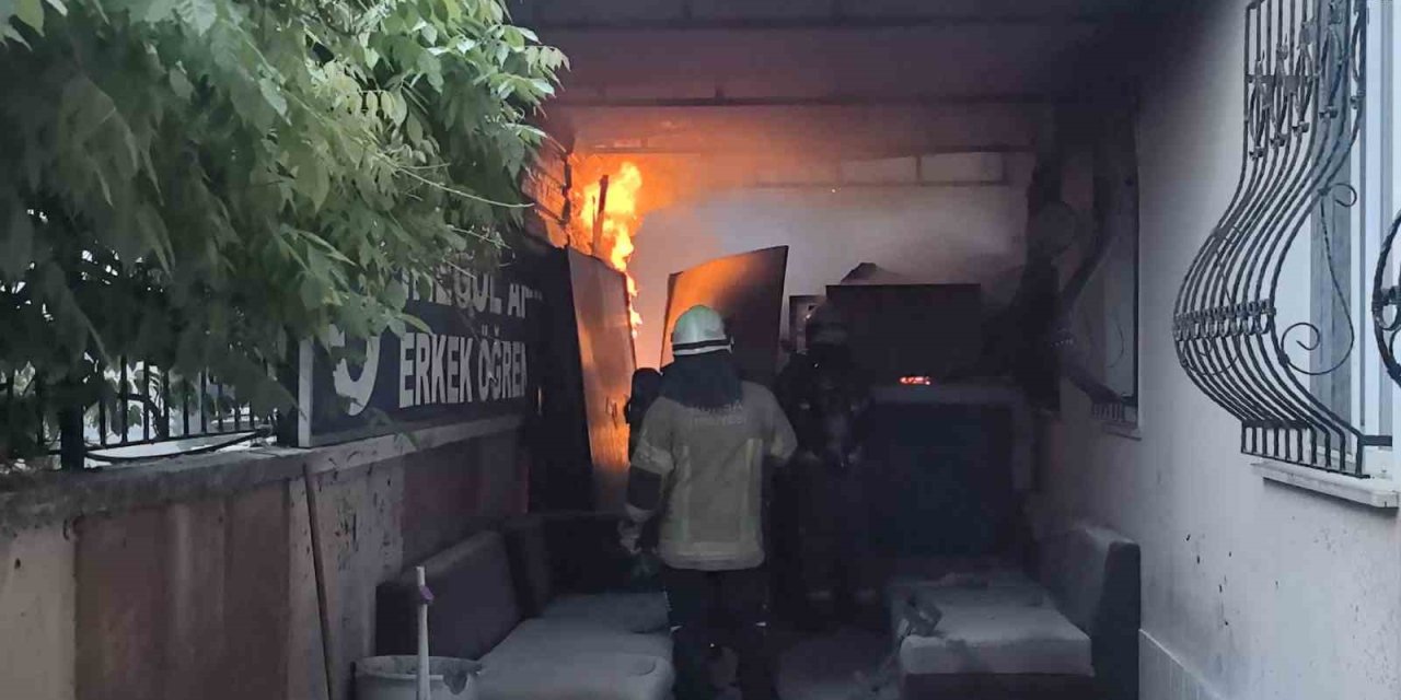 Öğrenci Yurdunda Yangın
