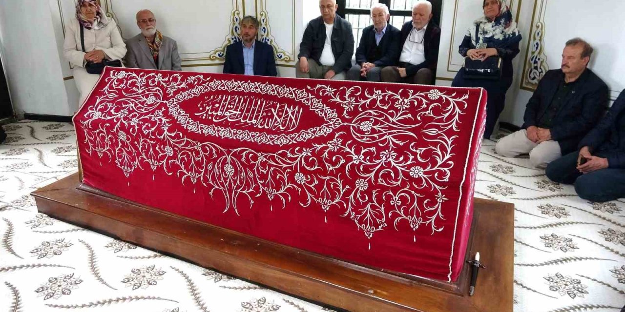 Hayme Ana, Kabri Başında Anıldı