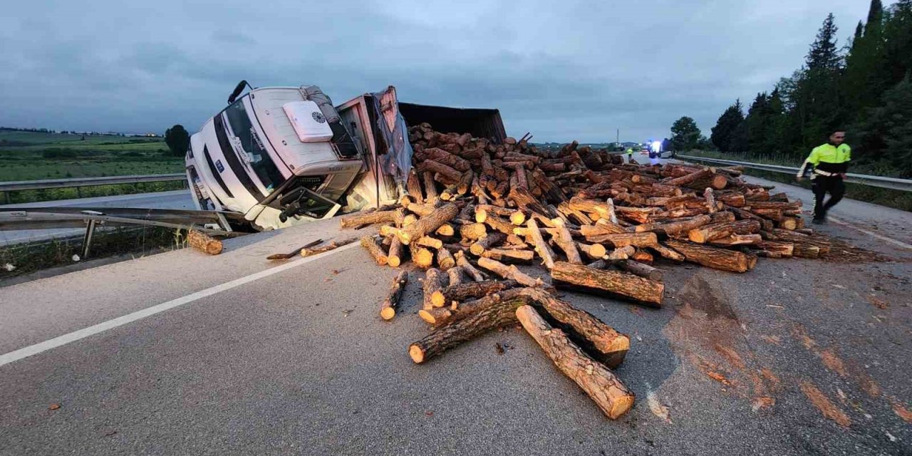 Trafik Kazası: 3 Yaralı