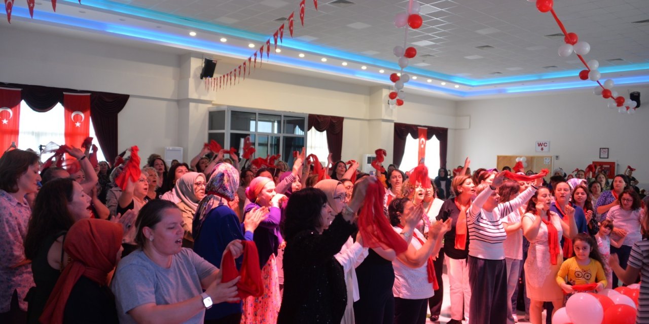 Bozüyük'te Anneler Günü Kutlandı