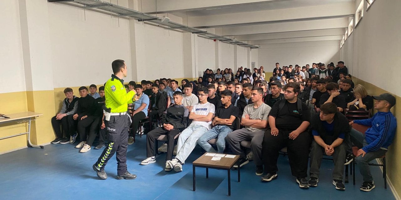 Öğrencilere Trafik Semineri