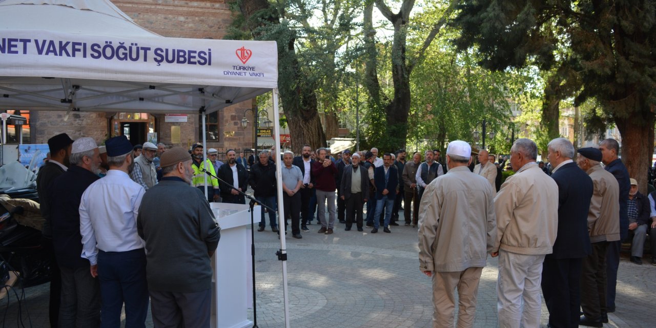 Söğüt'te Hacı Adayları Dualarla Uğurlandı