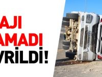 VİRAJI ALAMADI DEVRİLDİ