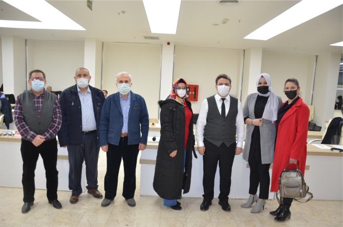 bastaci-kadinlar-derneginden-belediye-meclisi-uyelerine-hurma-ikrami2.jpg
