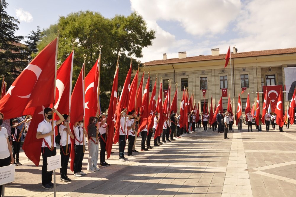 Eskişehir’in Kurtuluşu, valilik meydanındaki törenle kutlandı