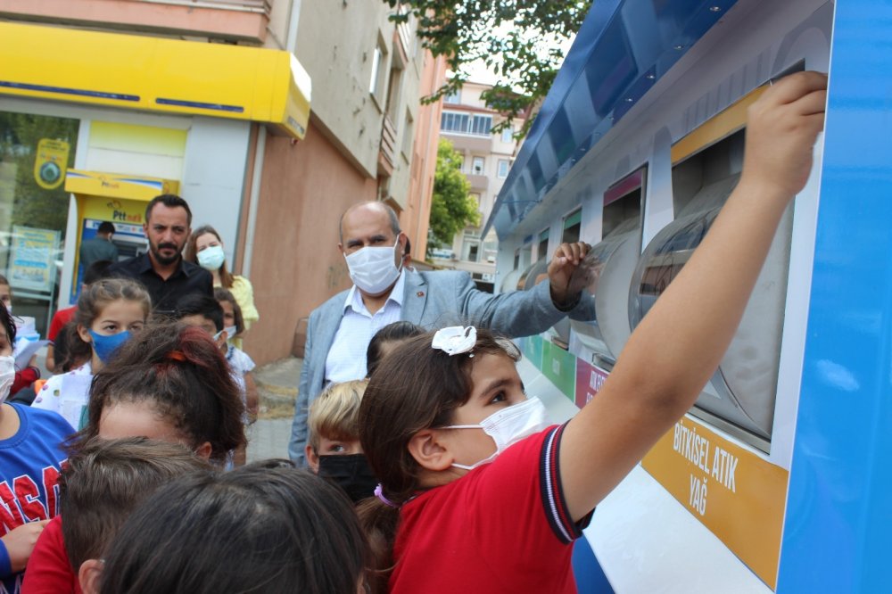 Osmaneli’de dört noktaya mobil atık merkezi kuruldu