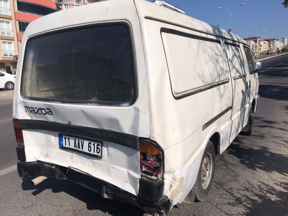 Kongre merkezi önünde kaza