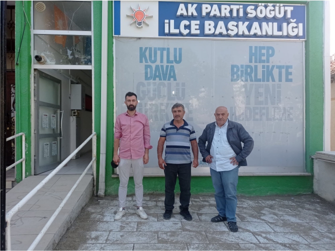 sogut-ak-parti-vatandasi-dinliyor1.jpg