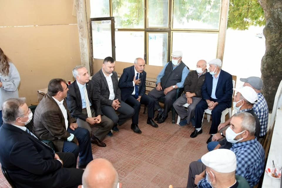 Bu ilçede yöneticiler vatandaşın ayağına gidiyor