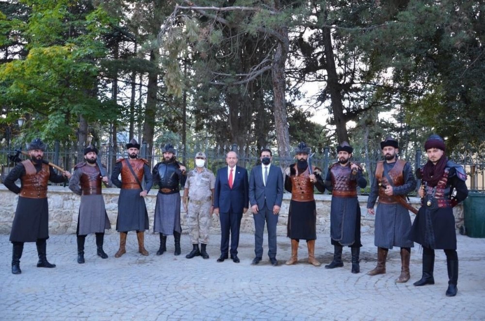 KKTC Cumhurbaşkanı Tatar’dan Ertuğrul Gazi Türbesi’ne ziyaret