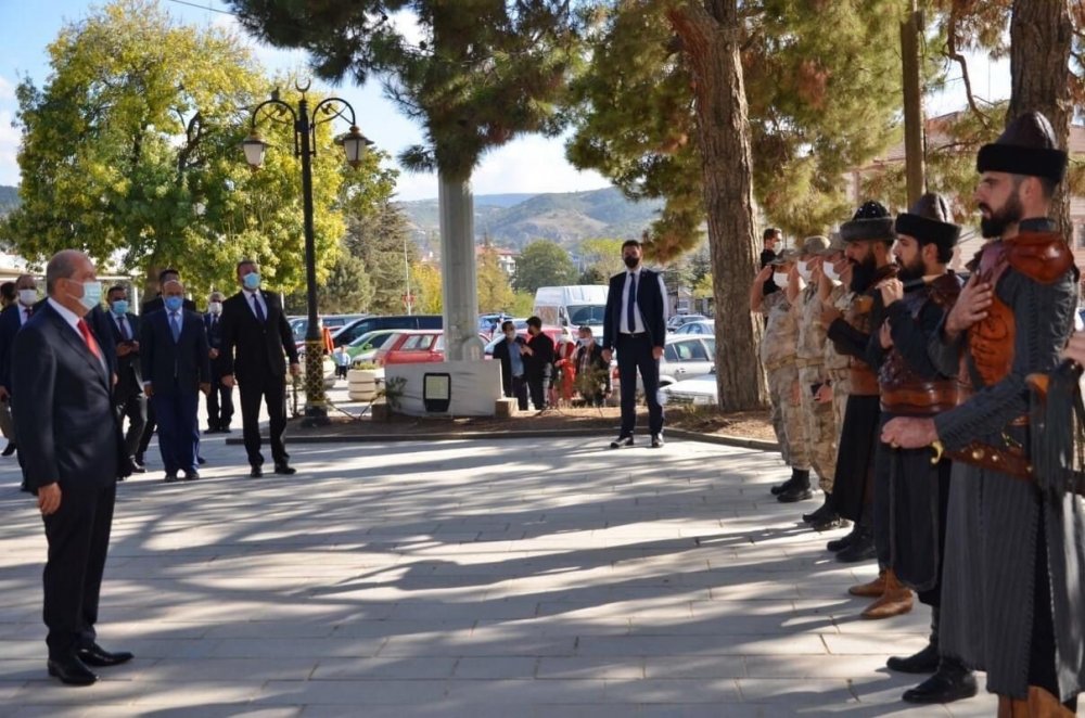 KKTC Cumhurbaşkanı Tatar’dan Ertuğrul Gazi Türbesi’ne ziyaret