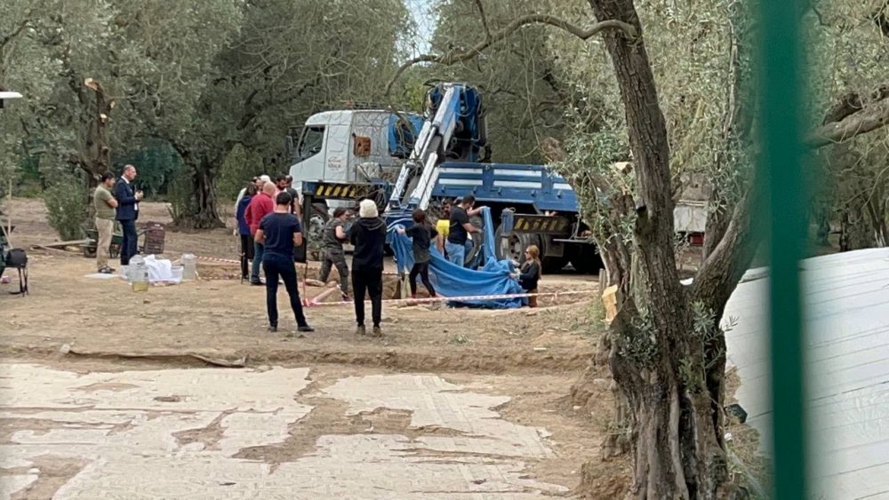 Romalı komutan ve eşine ait olduğu iddia edilen 2 lahit bulundu