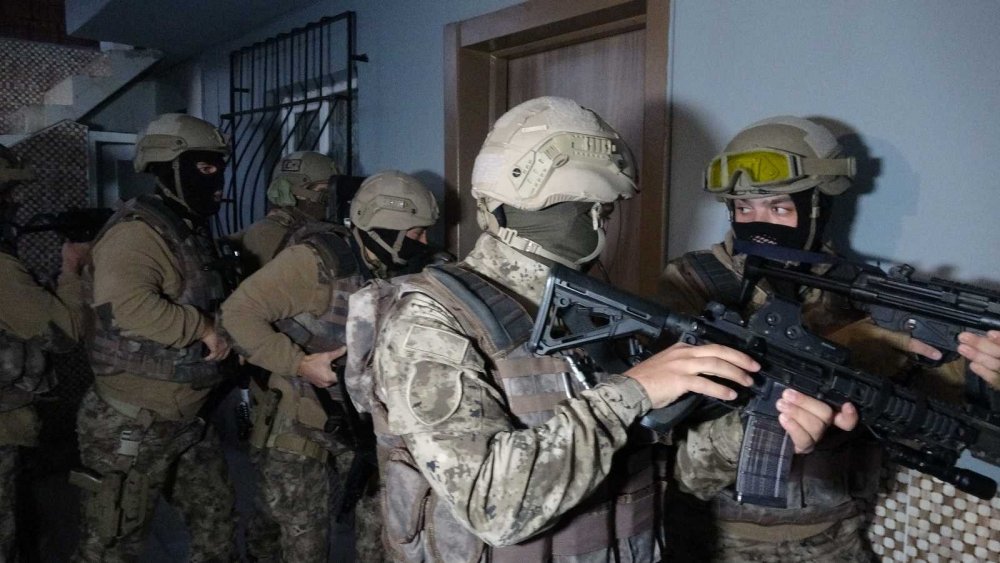 Silah tacirlerine şafak operasyonu