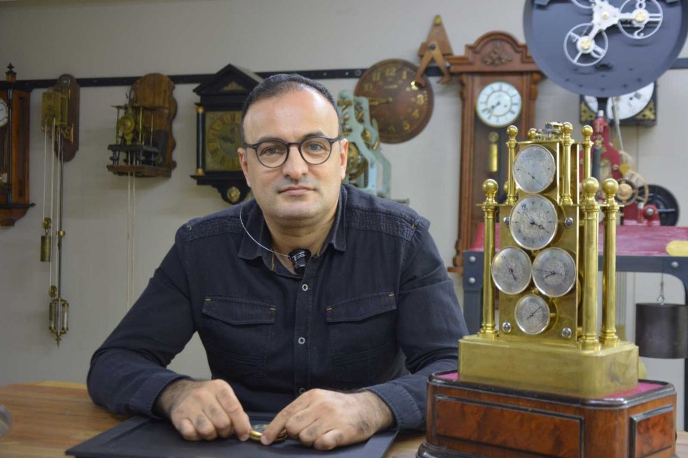 Saat deyip geçme; 5 padişah, 12 cumhurbaşkanı, 27 başbakan gördü