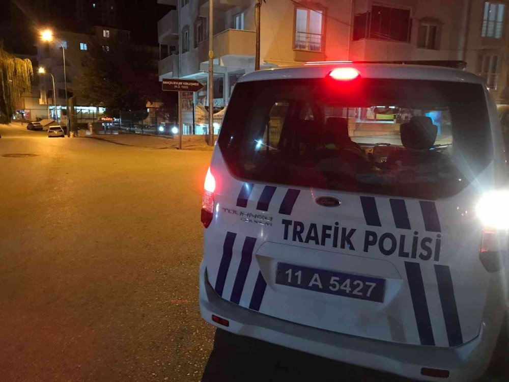 Seyir halinde devrilen motosikletin sürücüsü yaralandı