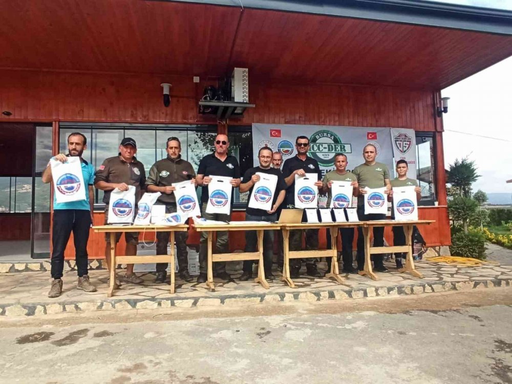 12 kilo 650 gramlık en büyük sazan balığı tutarak 7 bin lirayı kaptılar