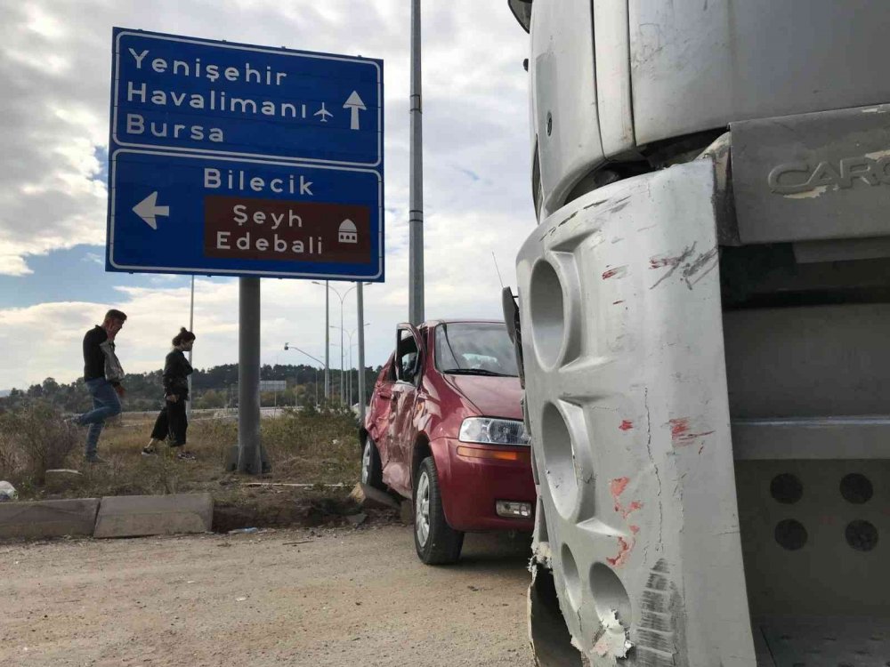 Hastane Kavşağında Kaza