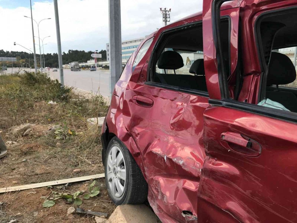 Hastane Kavşağında Kaza