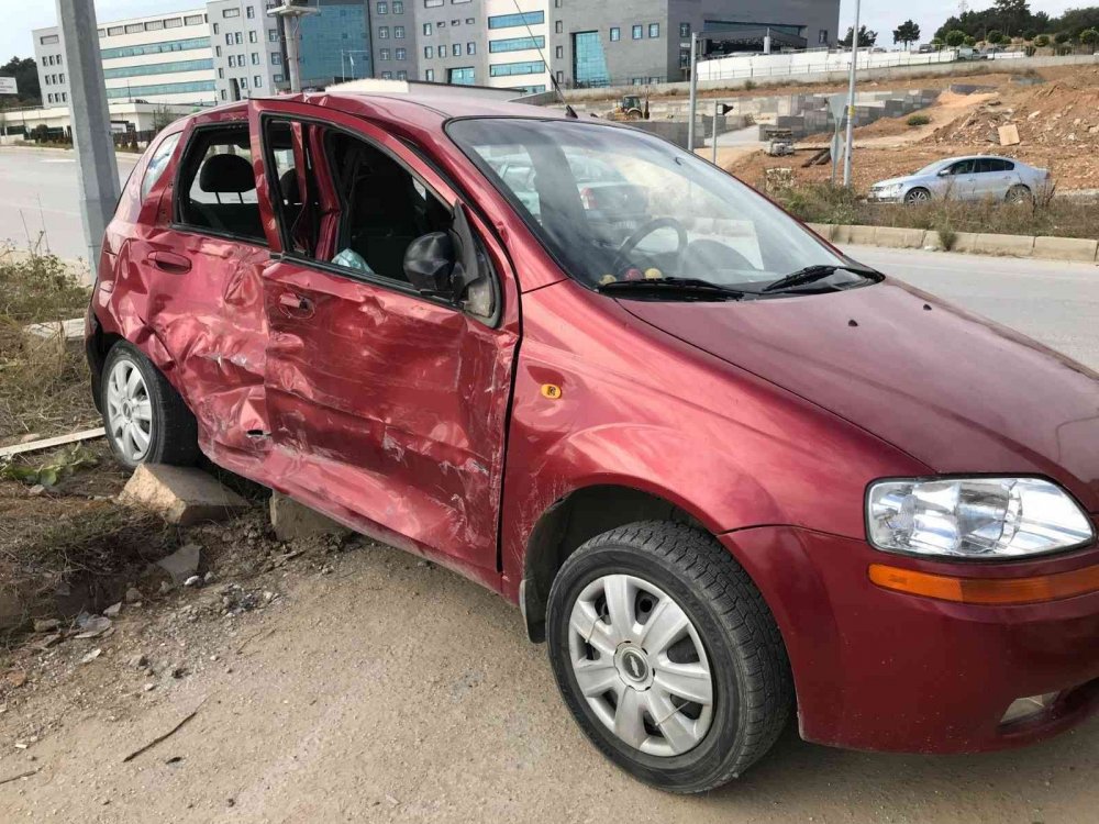 Hastane Kavşağında Kaza