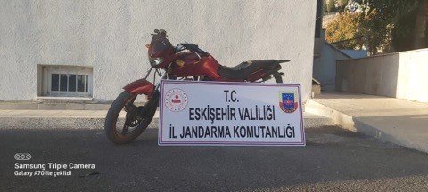 Otomobille gelip motosiklet çaldılar, JASAT’tan kaçamadılar