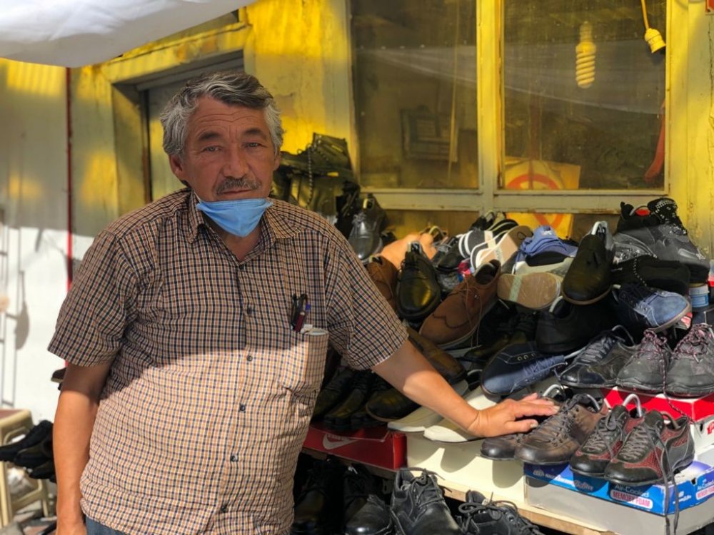İkinci el ayakkabı satışı ile süren örnek hayat mücadelesi