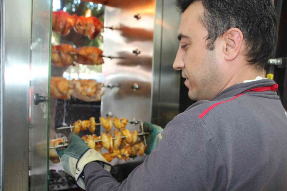 Mangal yasağı tavukçuların işlerini etkiledi