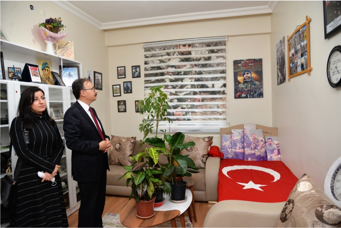 vali-kizilkaya-sehit-bilgenin-ailesine-ziyuaret3.jpg