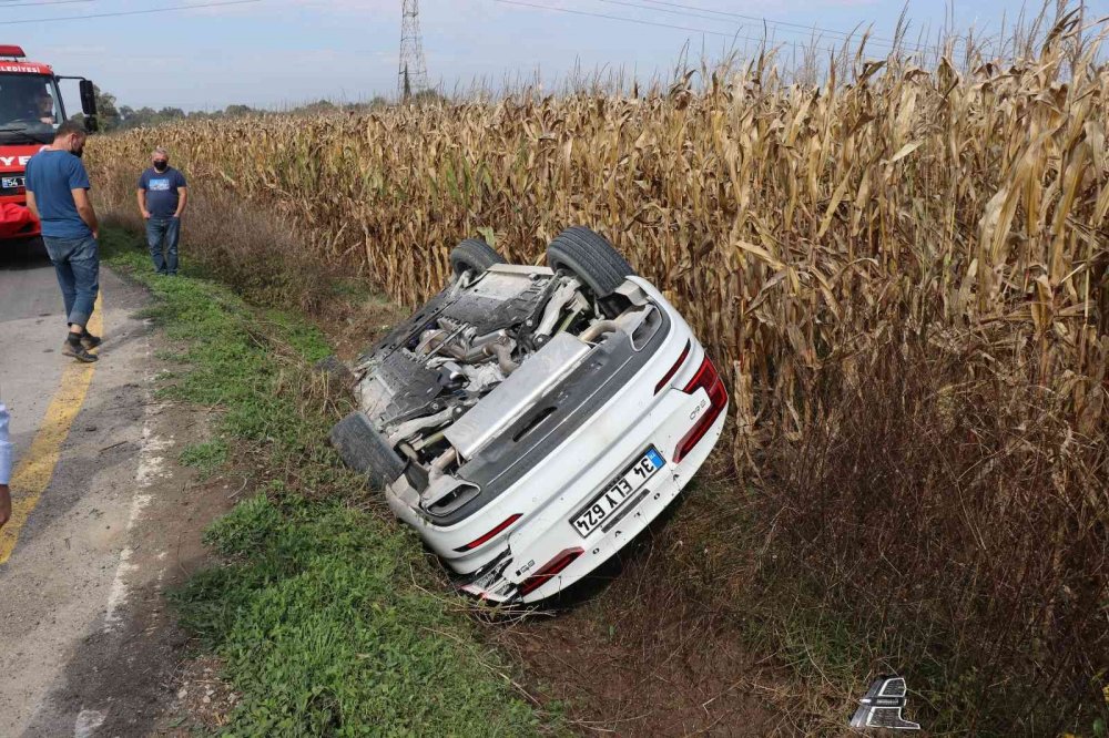 Takla atan lüks otomobilden burnu bile kanamadan çıktı