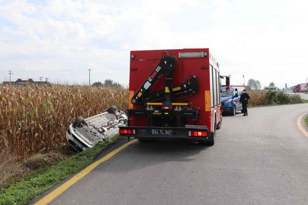 Takla atan lüks otomobilden burnu bile kanamadan çıktı