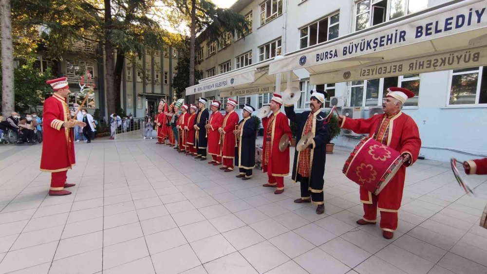 Hastanede moral konseri